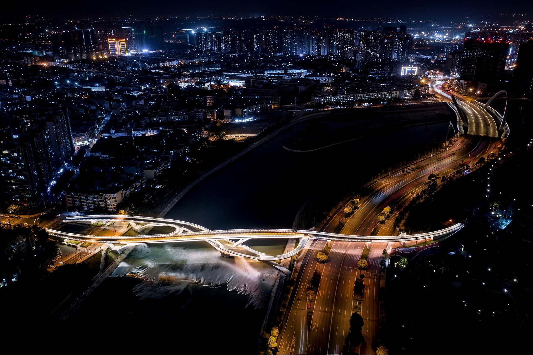 五岔子大橋 Wuchazi Bridge night bird view